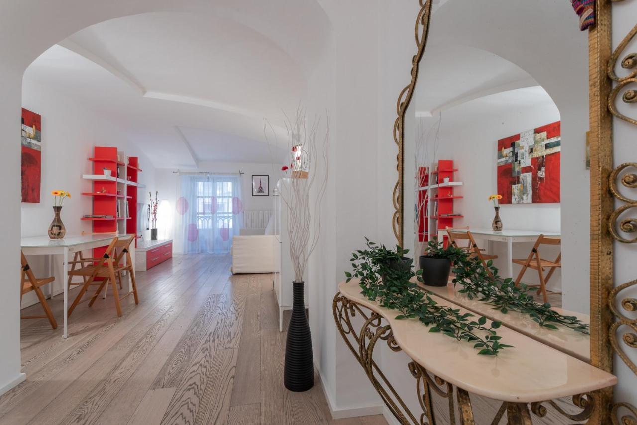 Red Studio Near Porta Nuova By Wonderful Italy Turin Extérieur photo